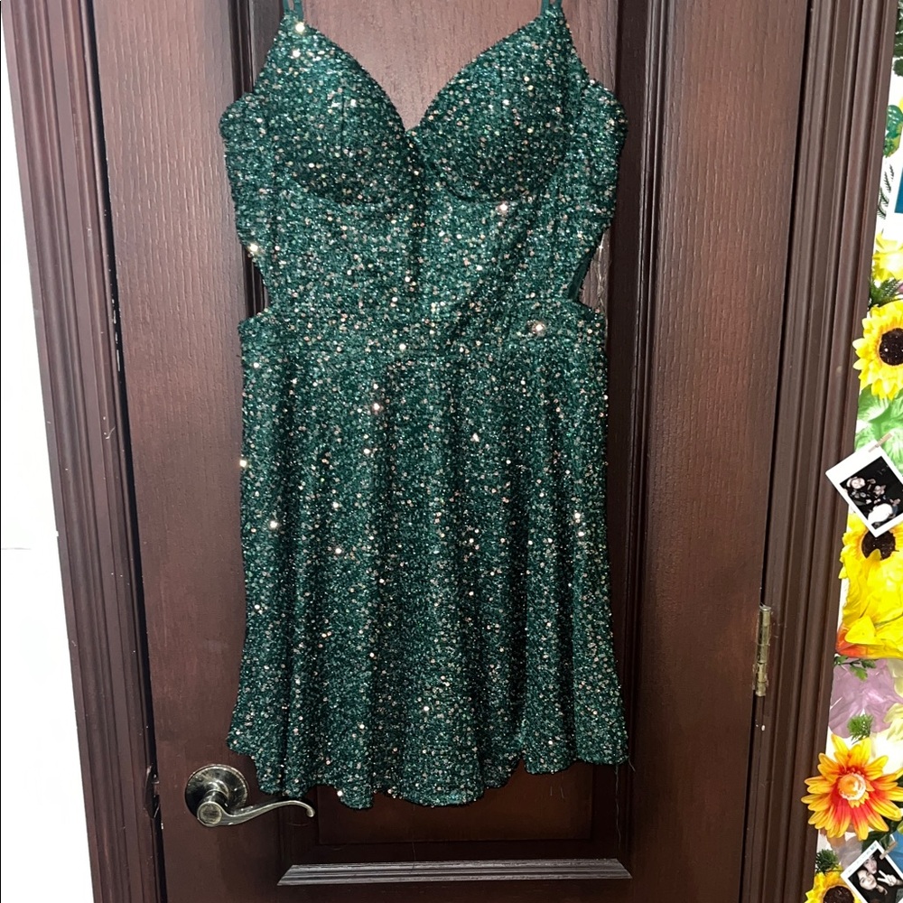 Elegant Green Sequin Dress